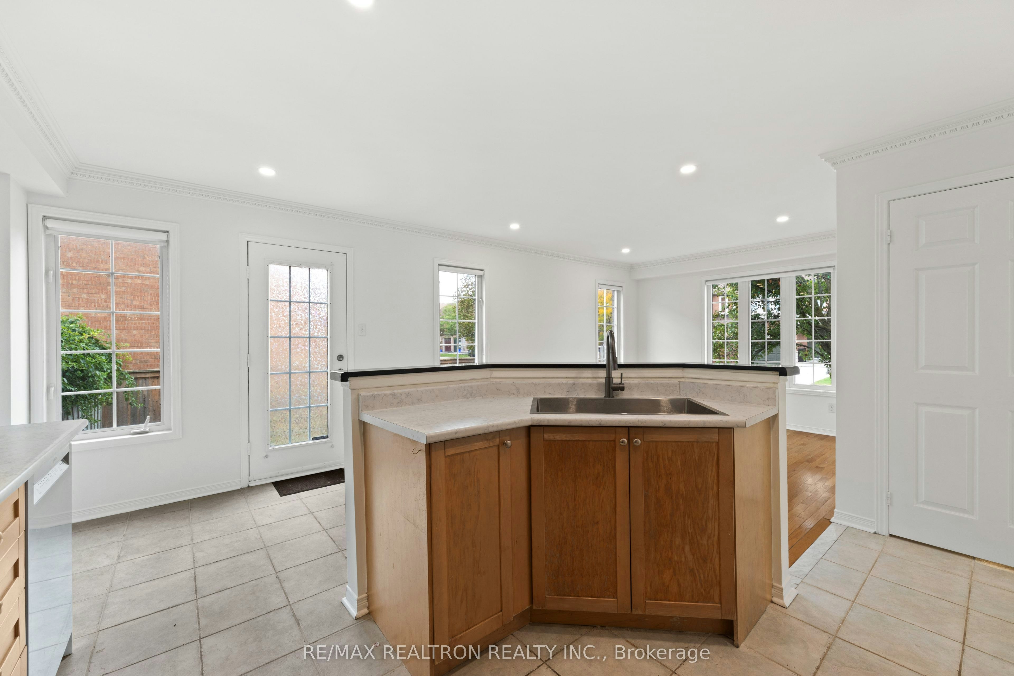 55 Grassland Avenue, Richmond Hill, ON, L4B 4K9 - 17