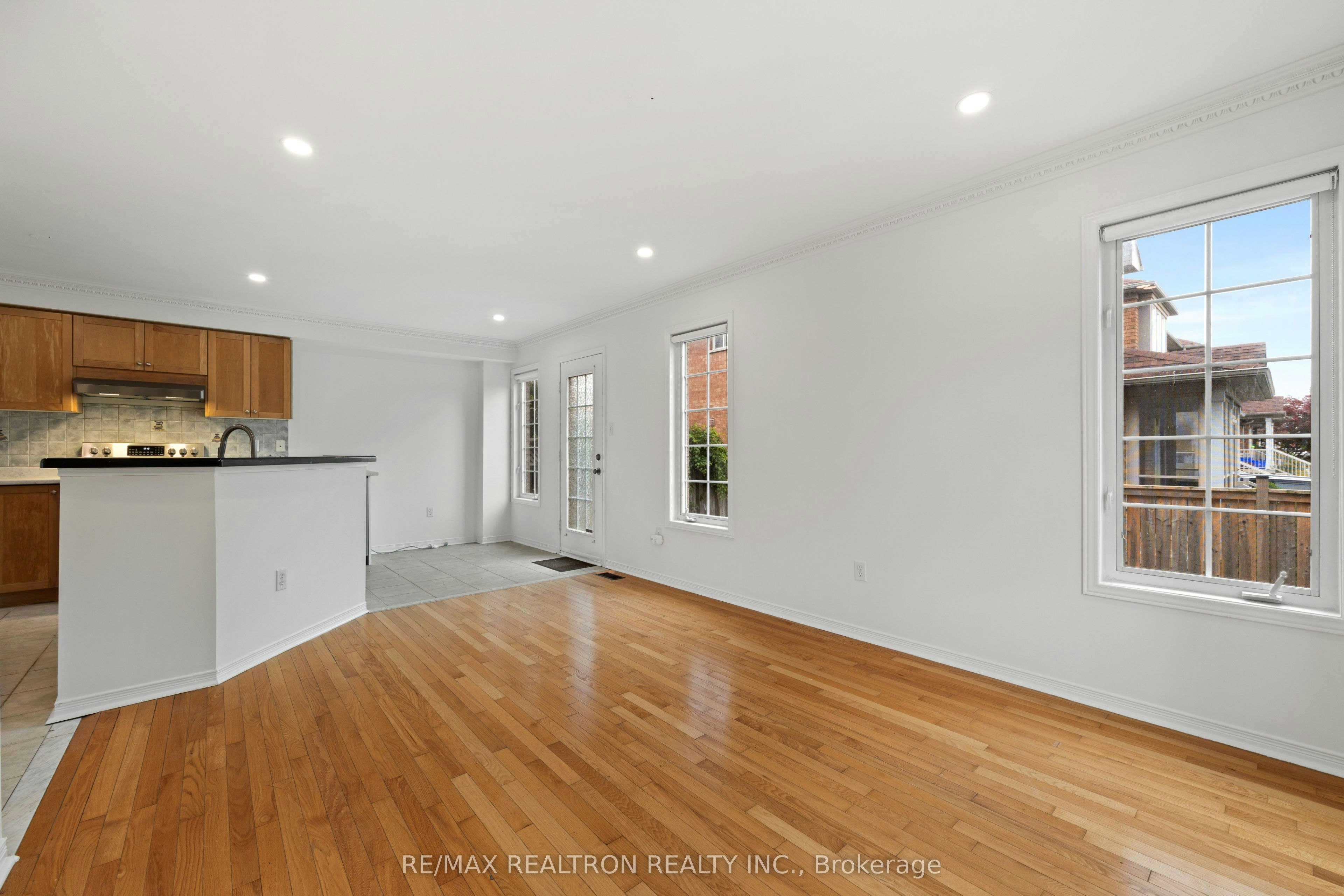 55 Grassland Avenue, Richmond Hill, ON, L4B 4K9 - 11