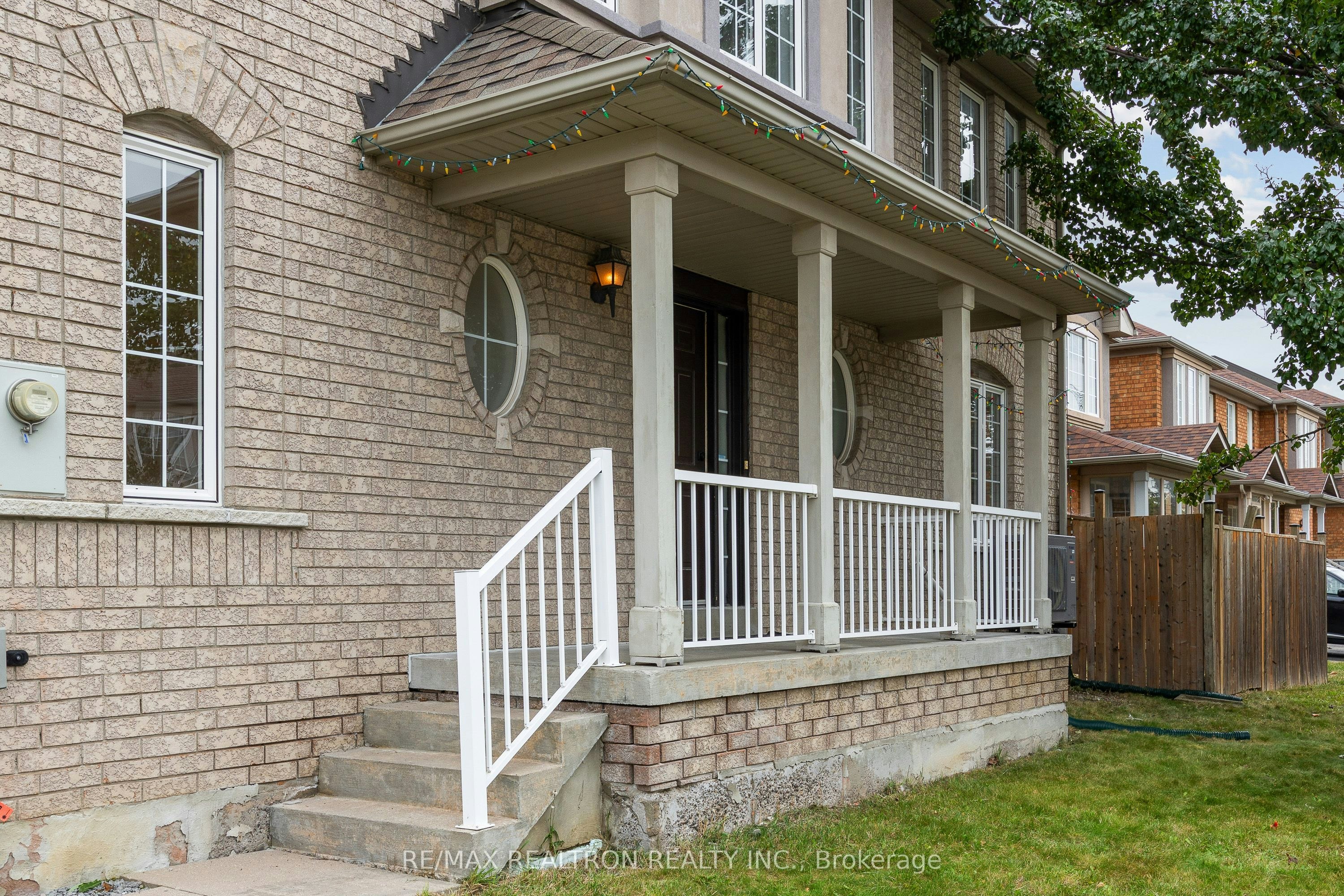55 Grassland Avenue, Richmond Hill, ON, L4B 4K9 - 2