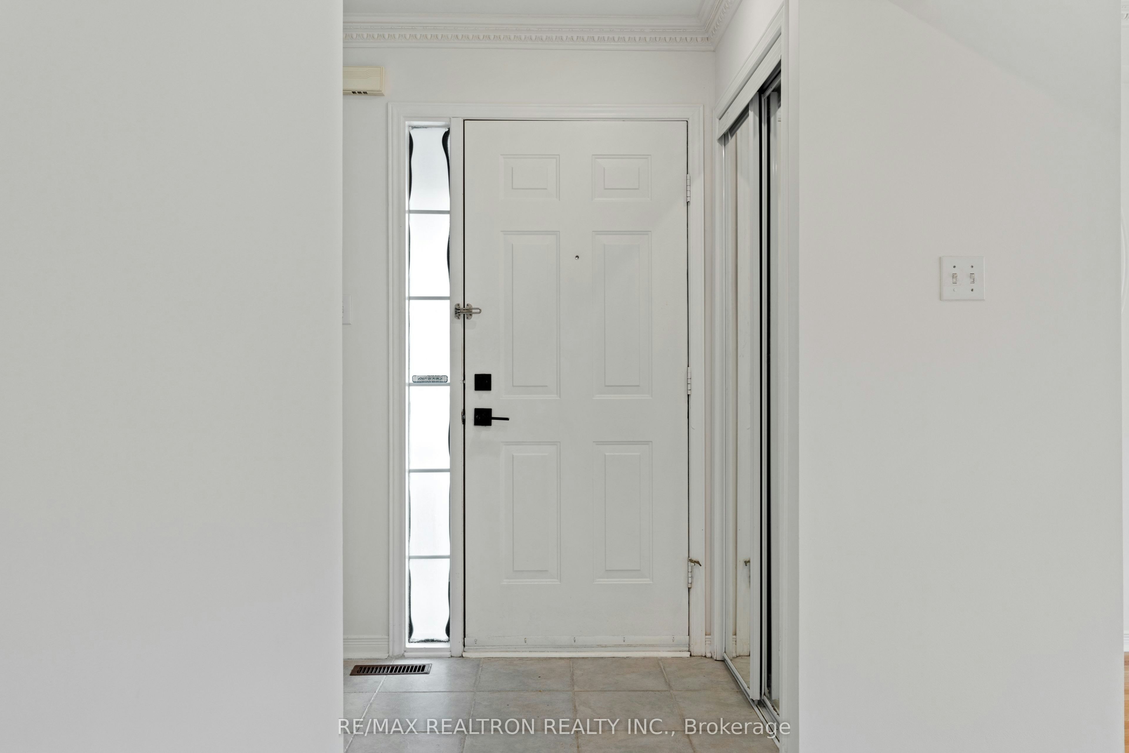 55 Grassland Avenue, Richmond Hill, ON, L4B 4K9 - 4