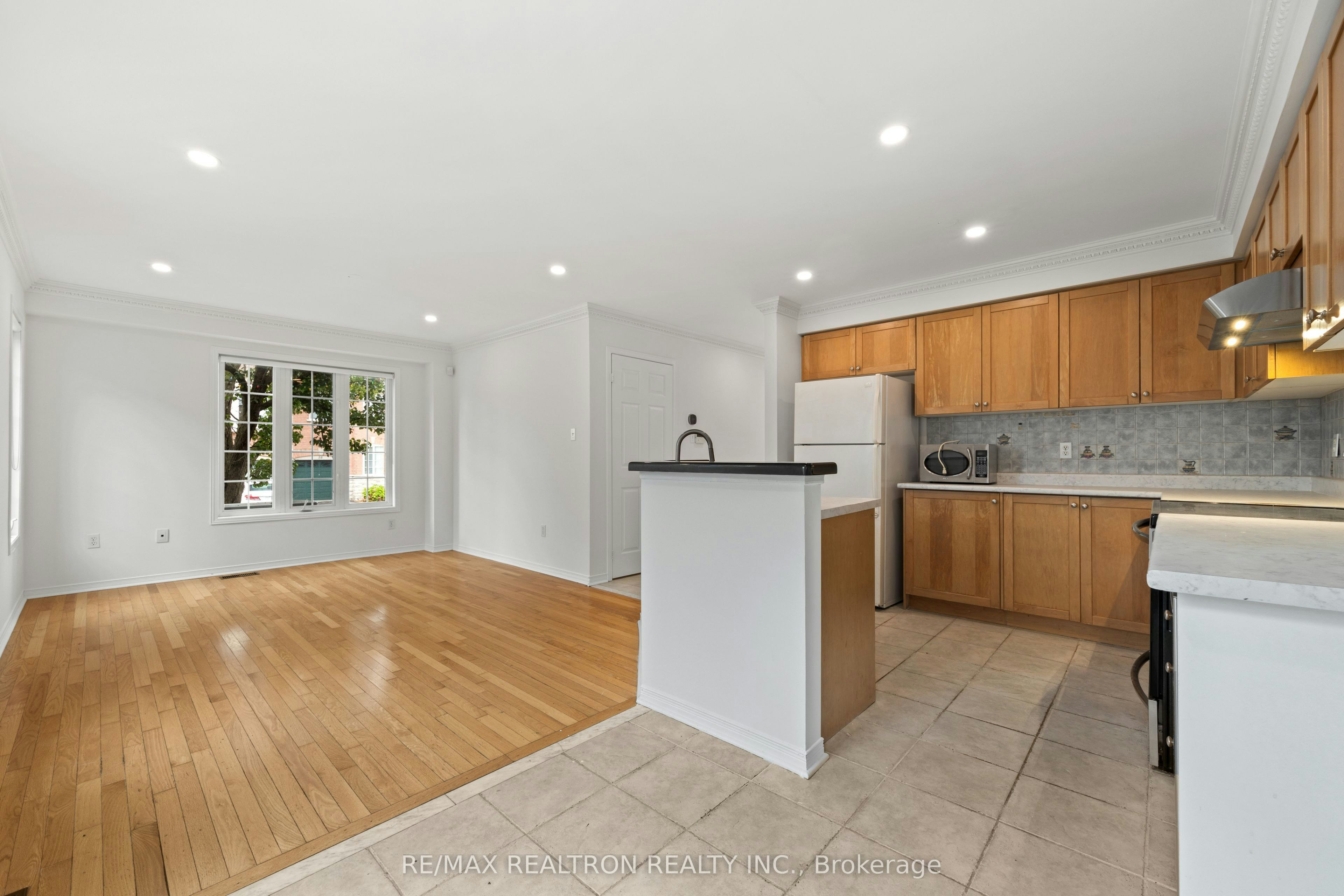 55 Grassland Avenue, Richmond Hill, ON, L4B 4K9 - 9