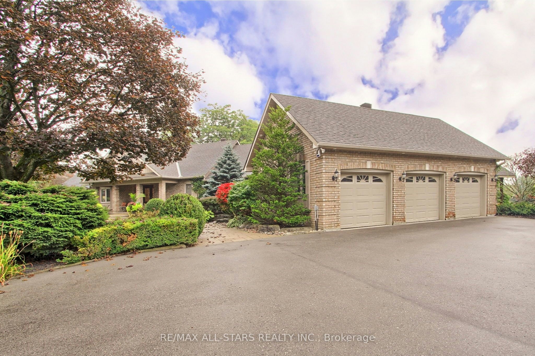 15 Lobraico Lane, Whitchurch-Stouffville, ON, L4A 7X5