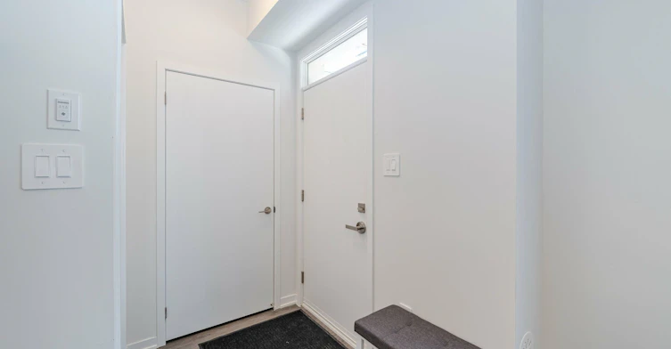 126-30 Almond Blossom Mews, Vaughan, ON, L4K 0N6 - 4