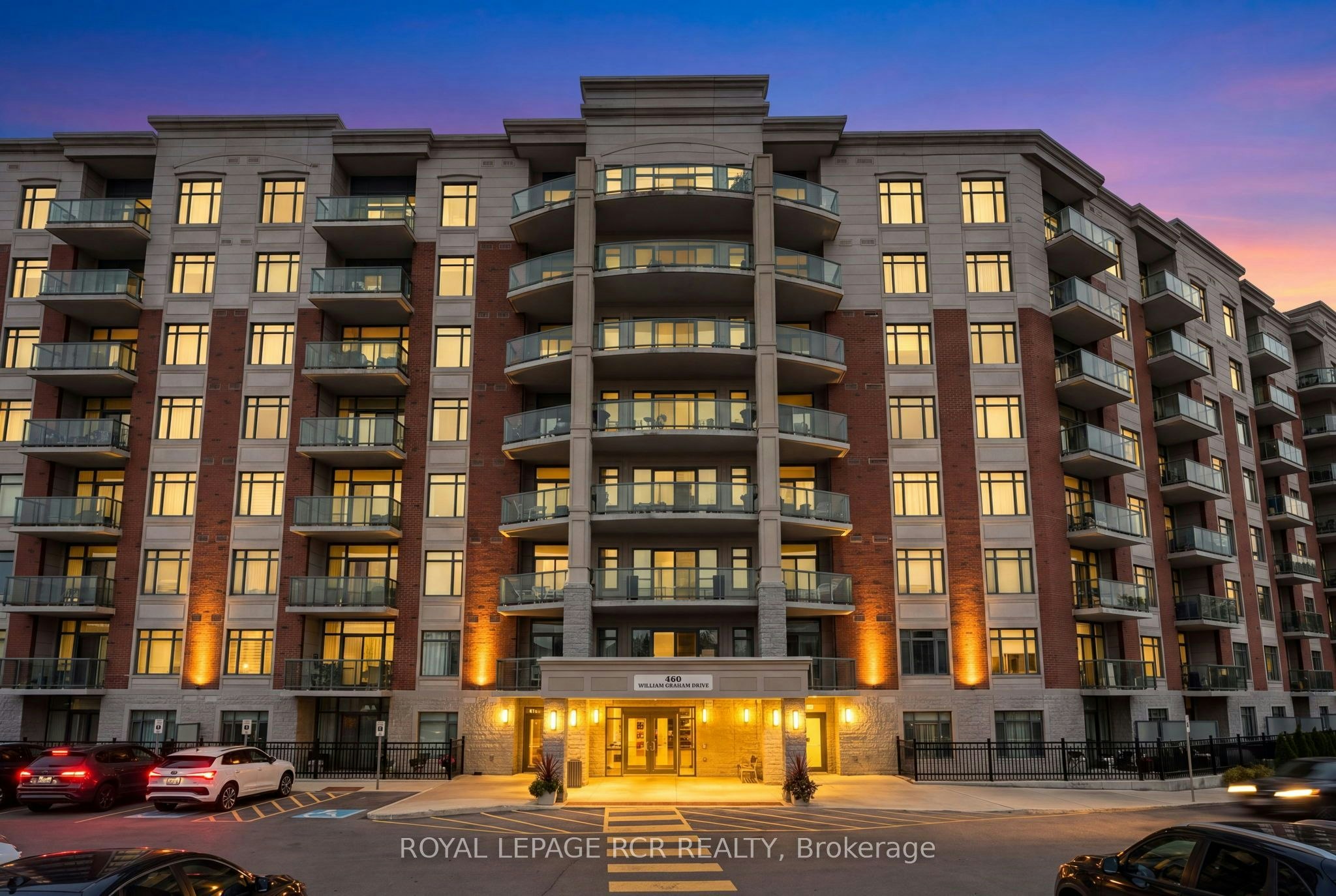 318-460 William Graham Drive, Aurora, ON, L4G 1X9