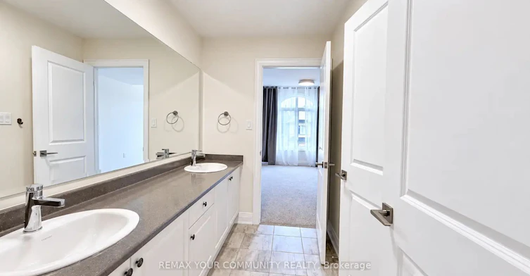 22 Upbound Court, East Gwillimbury, ON, L9N 0W1 - 26