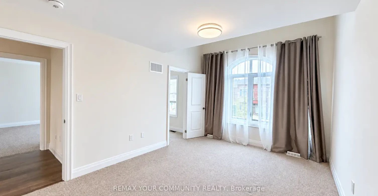 22 Upbound Court, East Gwillimbury, ON, L9N 0W1 - 23