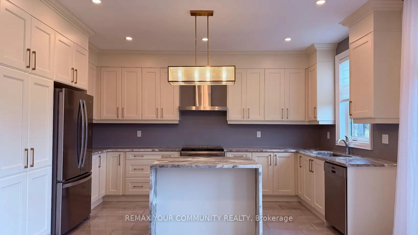 22 Upbound Court, East Gwillimbury, ON, L9N 0W1 - 11