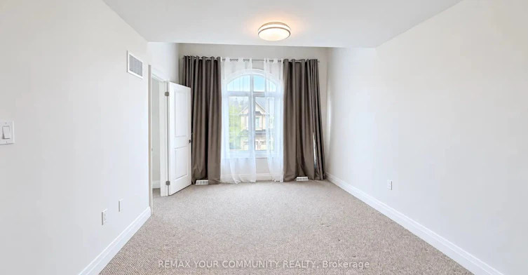 22 Upbound Court, East Gwillimbury, ON, L9N 0W1 - 24