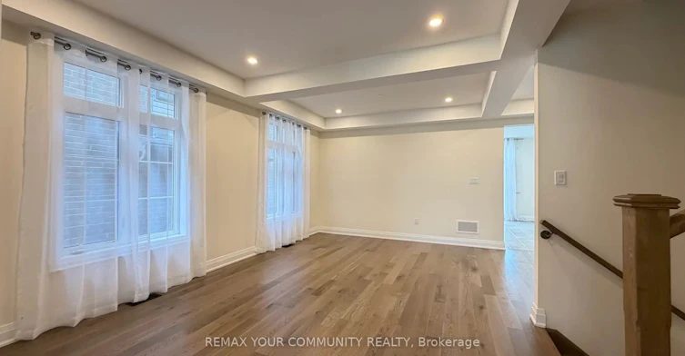 22 Upbound Court, East Gwillimbury, ON, L9N 0W1 - 5