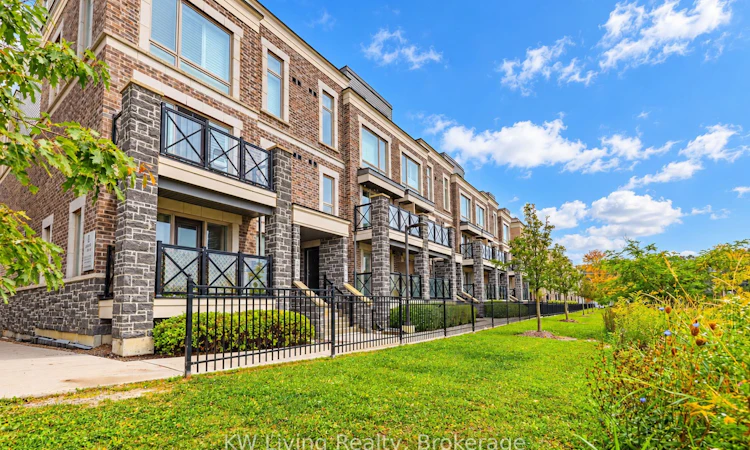 318-20 Dunsheath Way