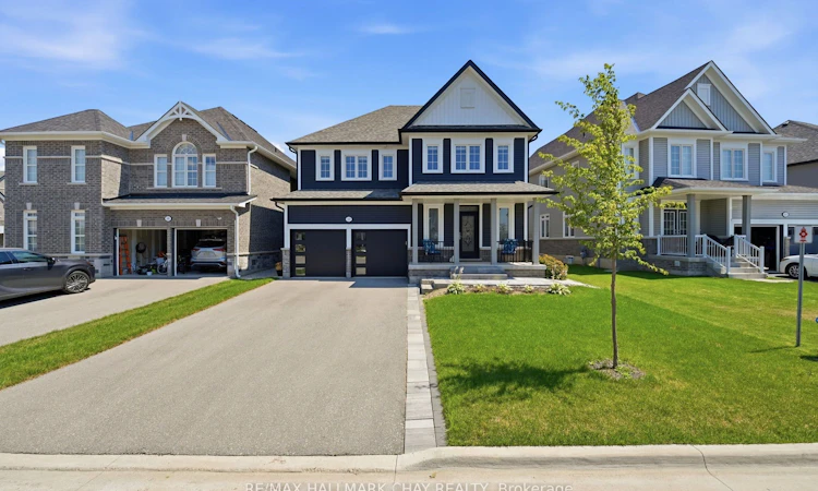 113 Strachan Trail