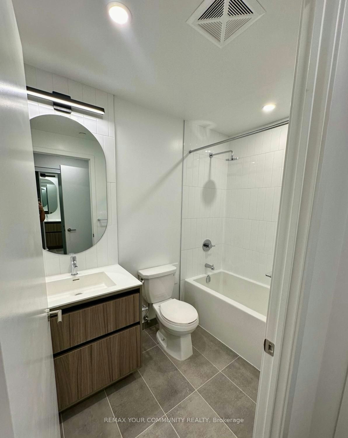 A328-7950 Bathurst Street, Vaughan, ON, L4J 0L4 - 6