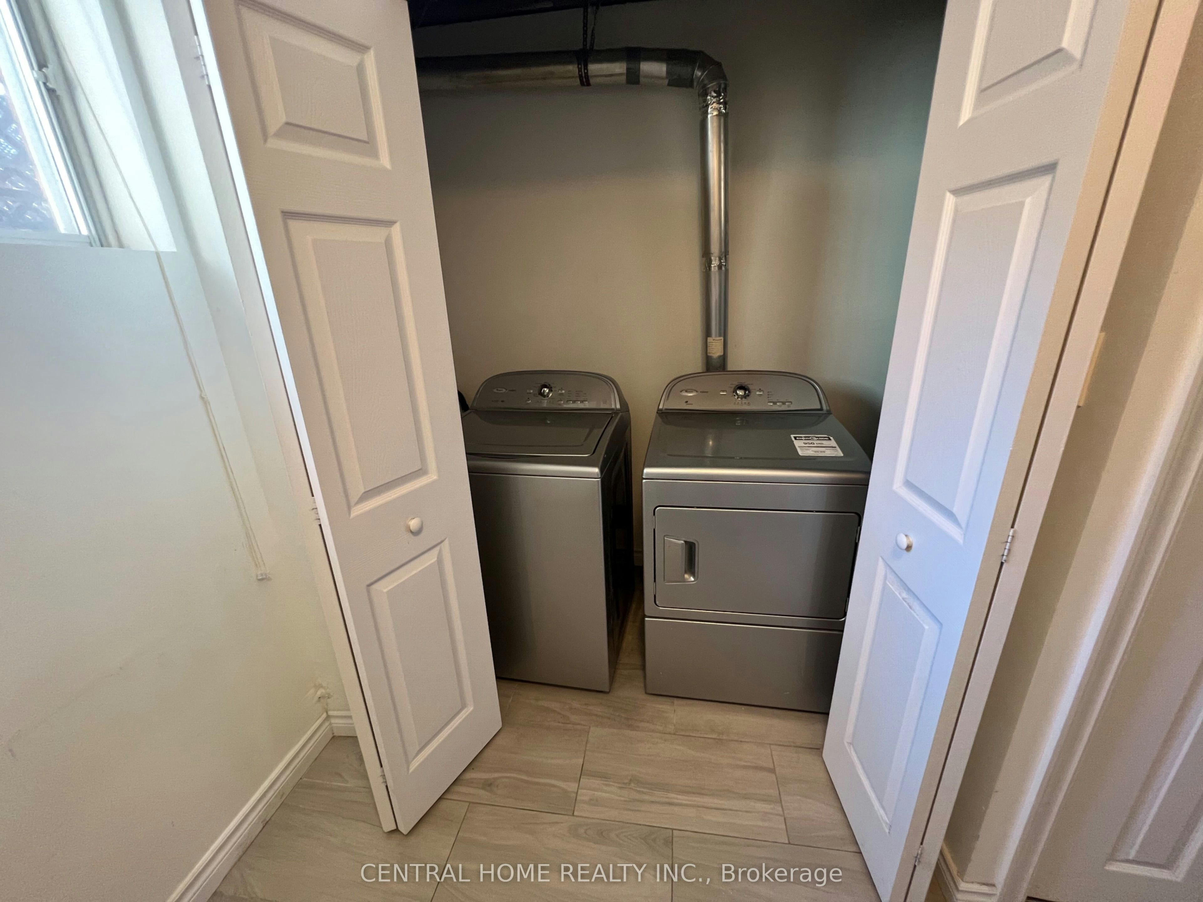 Lower-299 Lakeview Boulevard, Georgina, ON, L4P 2Y6 - 11