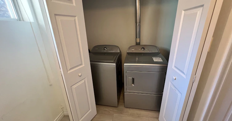Lower-299 Lakeview Boulevard, Georgina, ON, L4P 2Y6 - 11