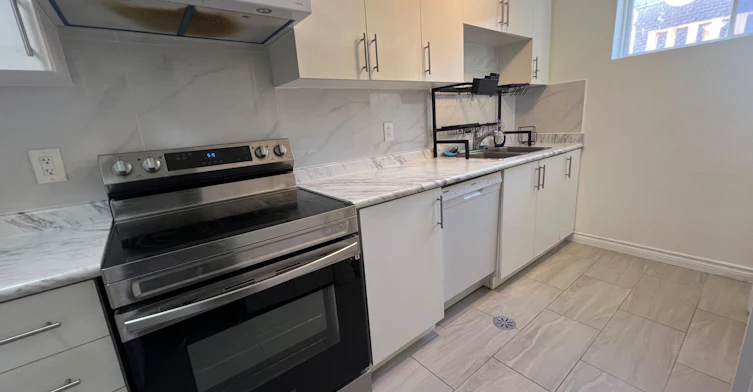 Lower-299 Lakeview Boulevard, Georgina, ON, L4P 2Y6 - 9