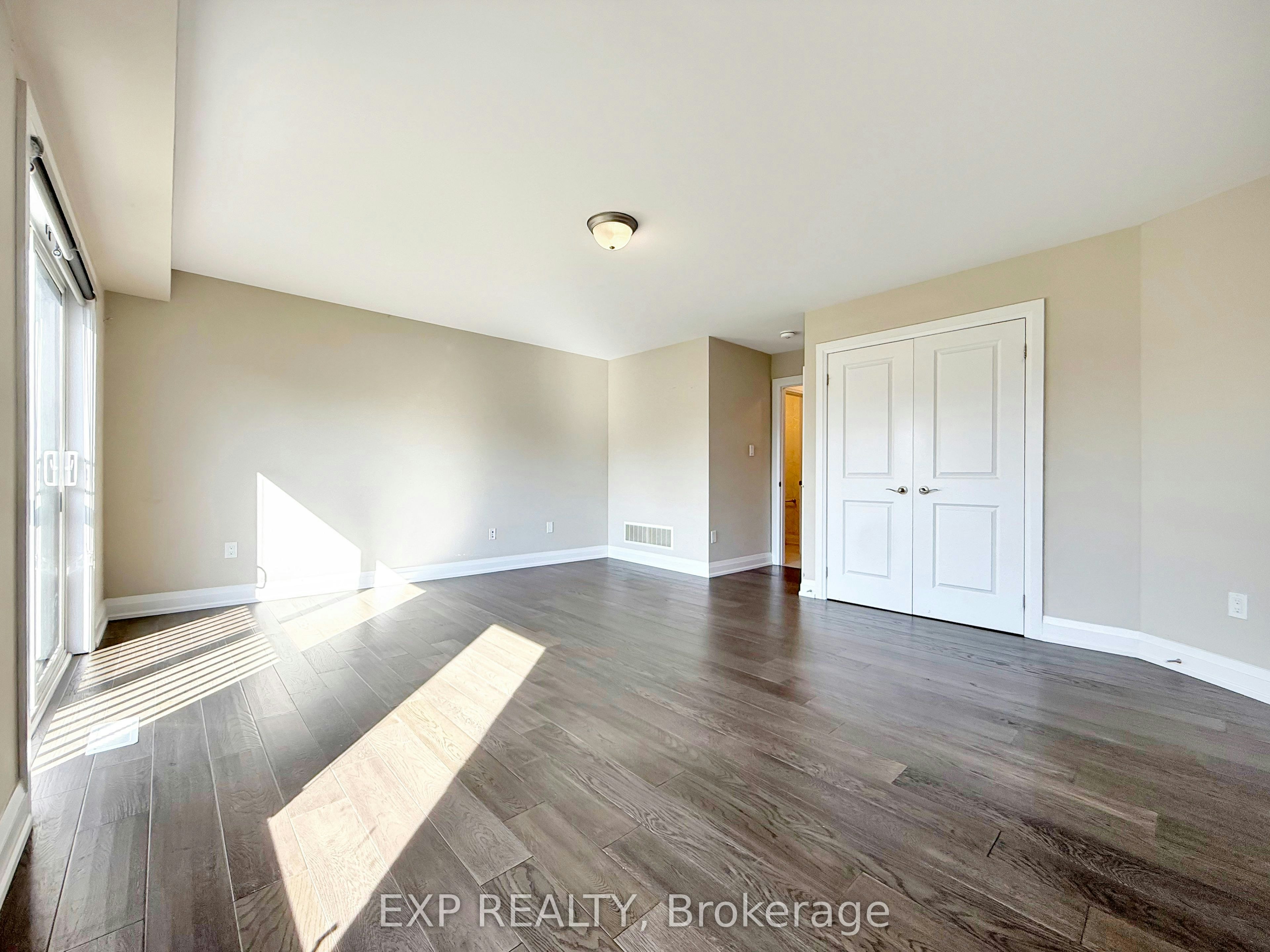 922 Isaac Phillips Way, Newmarket, ON, L3X 2Y8 - 11