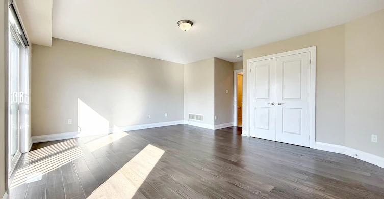 922 Isaac Phillips Way, Newmarket, ON, L3X 2Y8 - 11