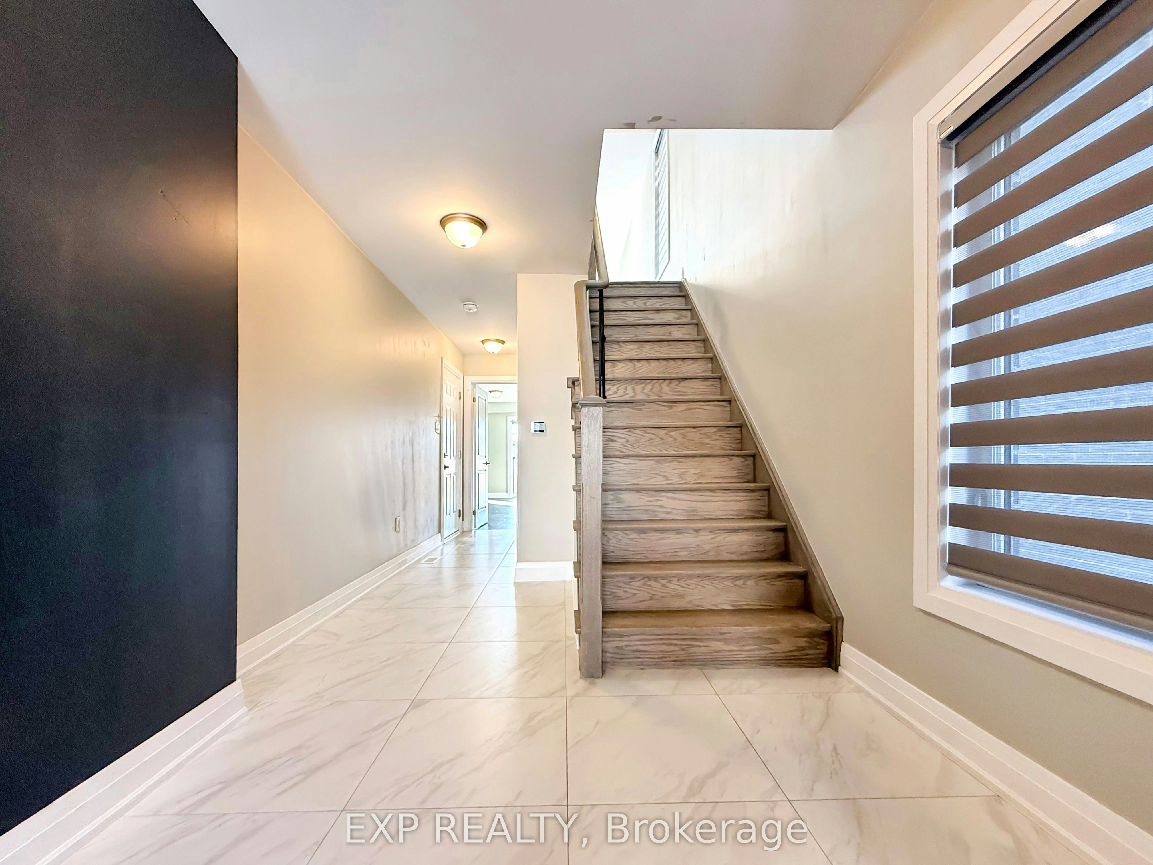 922 Isaac Phillips Way, Newmarket, ON, L3X 2Y8 - 3