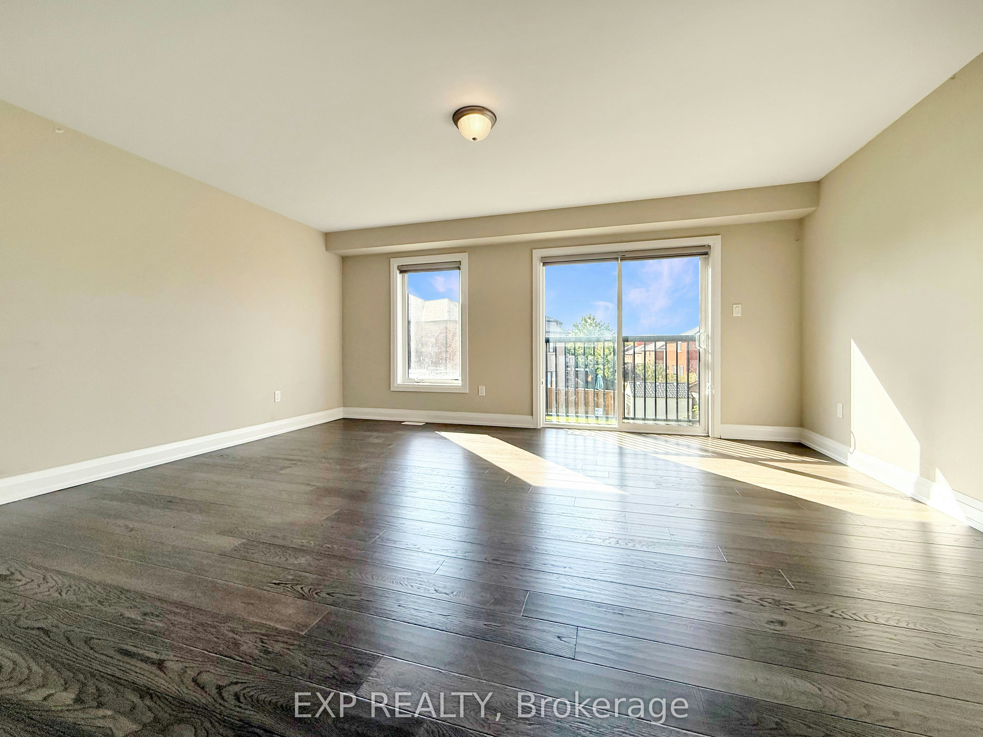 922 Isaac Phillips Way, Newmarket, ON, L3X 2Y8 - 6