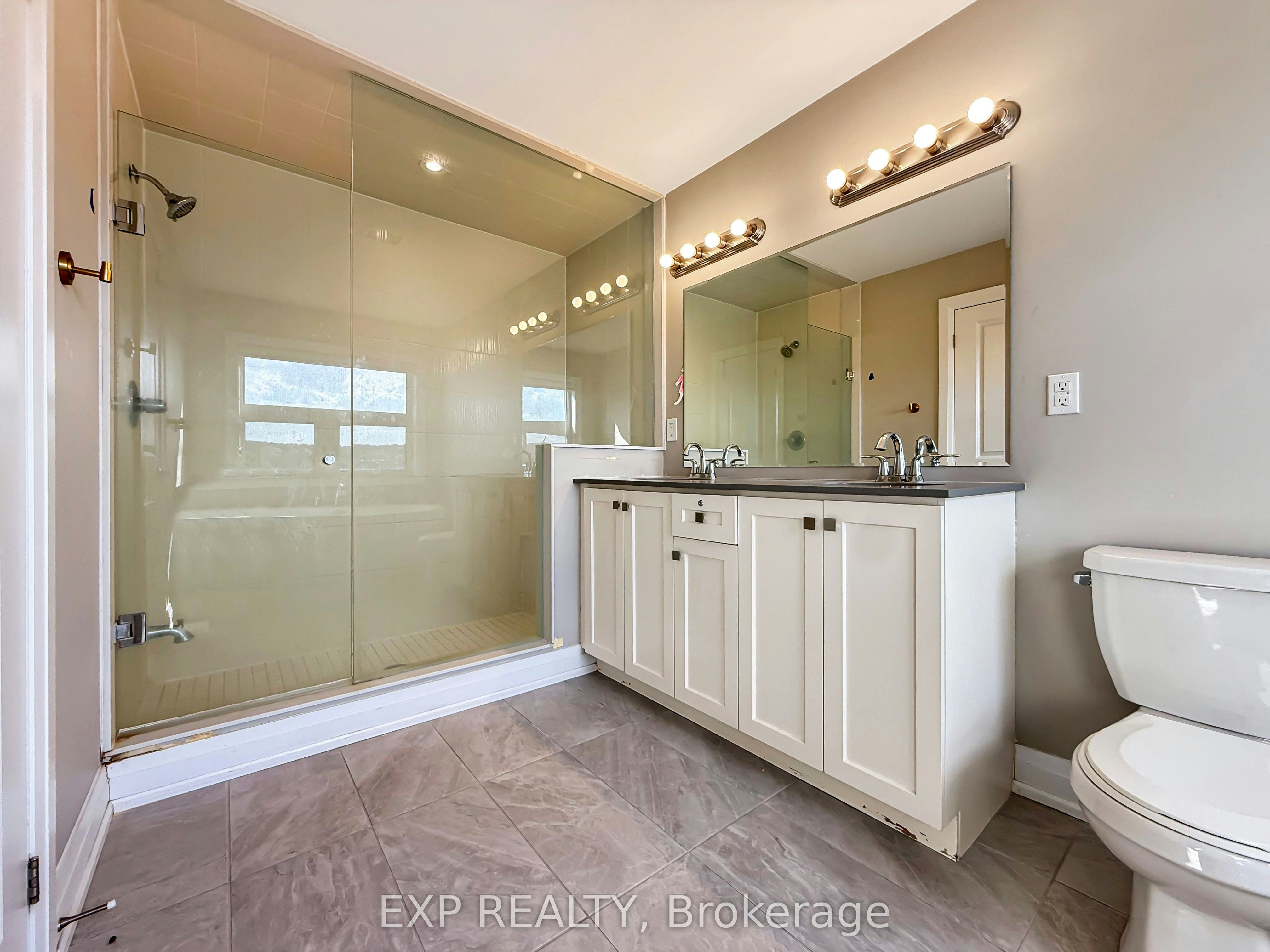 922 Isaac Phillips Way, Newmarket, ON, L3X 2Y8 - 33