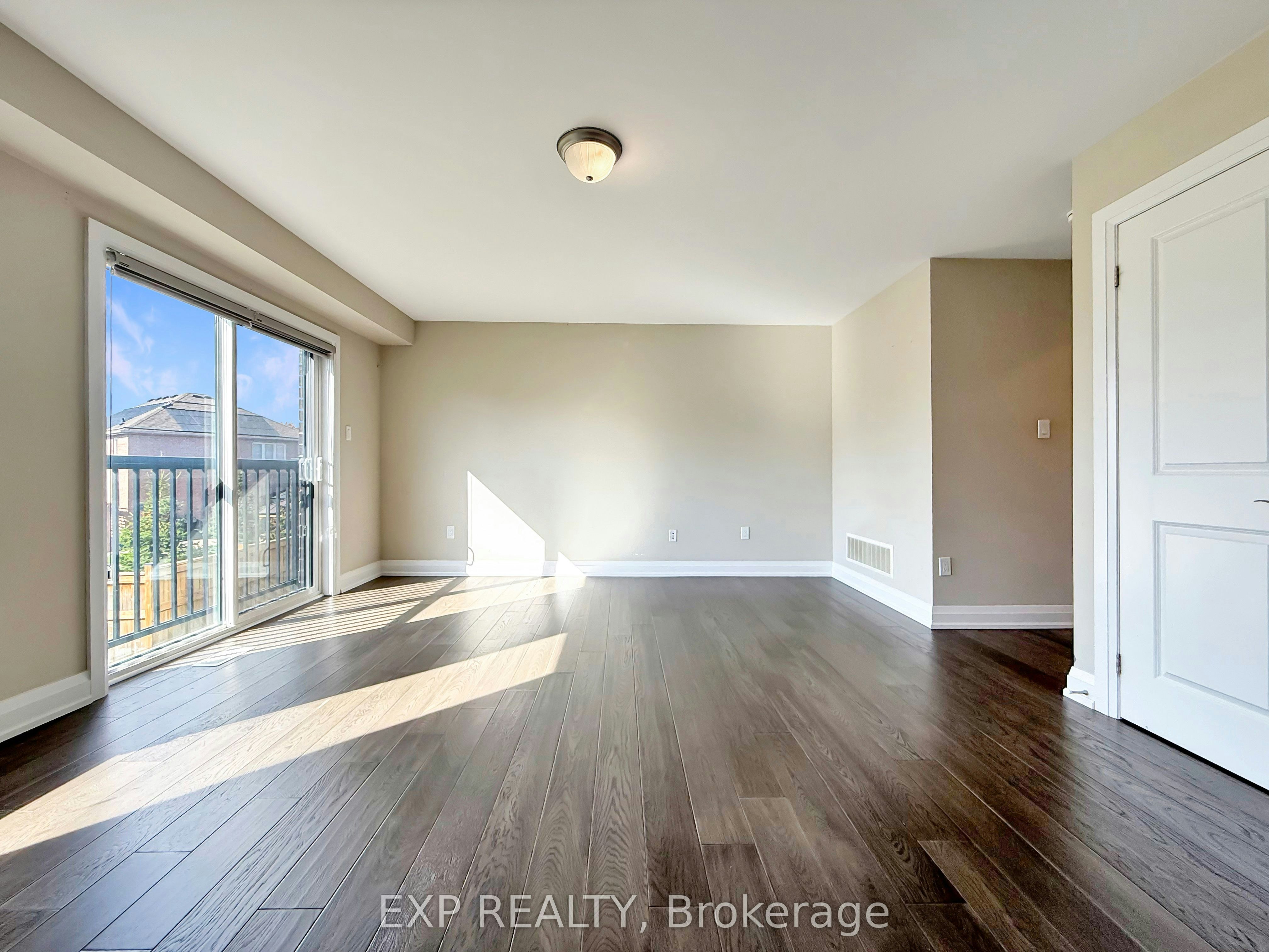 922 Isaac Phillips Way, Newmarket, ON, L3X 2Y8 - 12