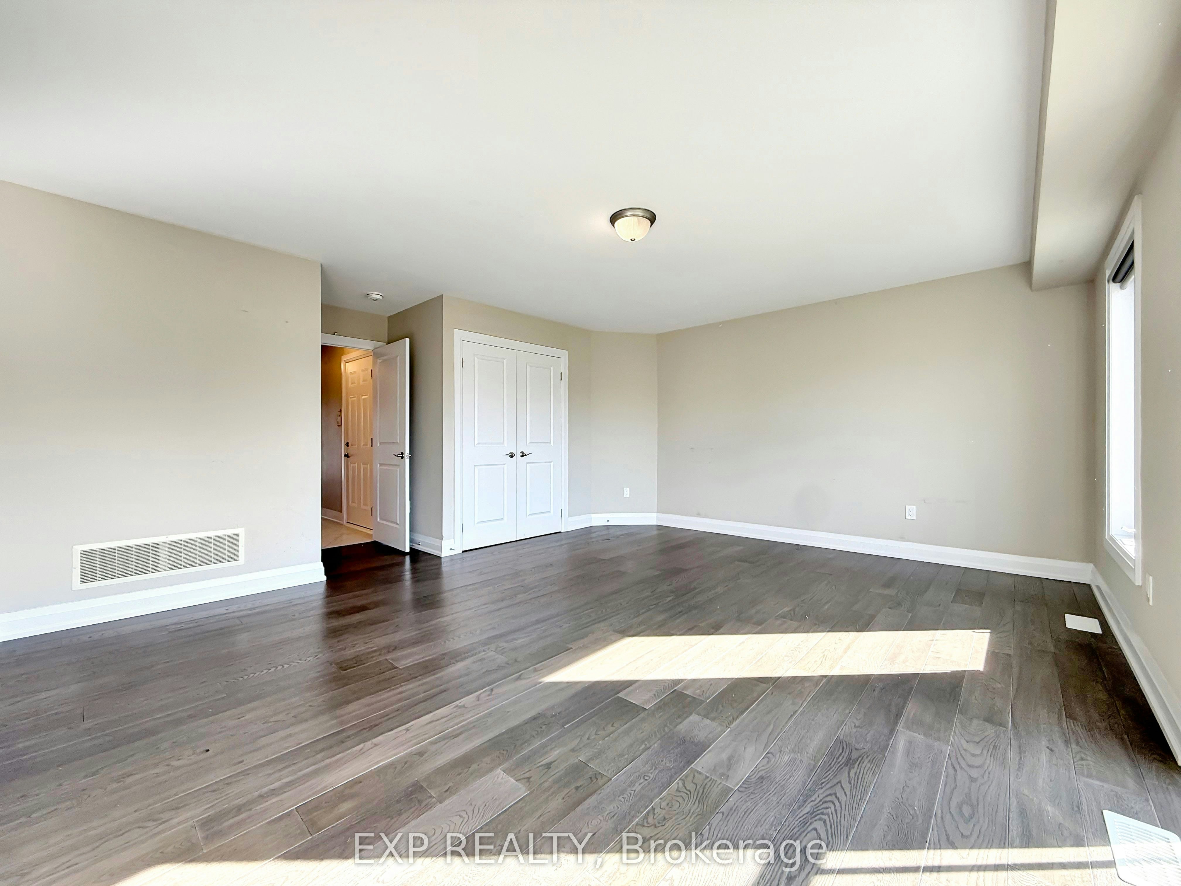 922 Isaac Phillips Way, Newmarket, ON, L3X 2Y8 - 10