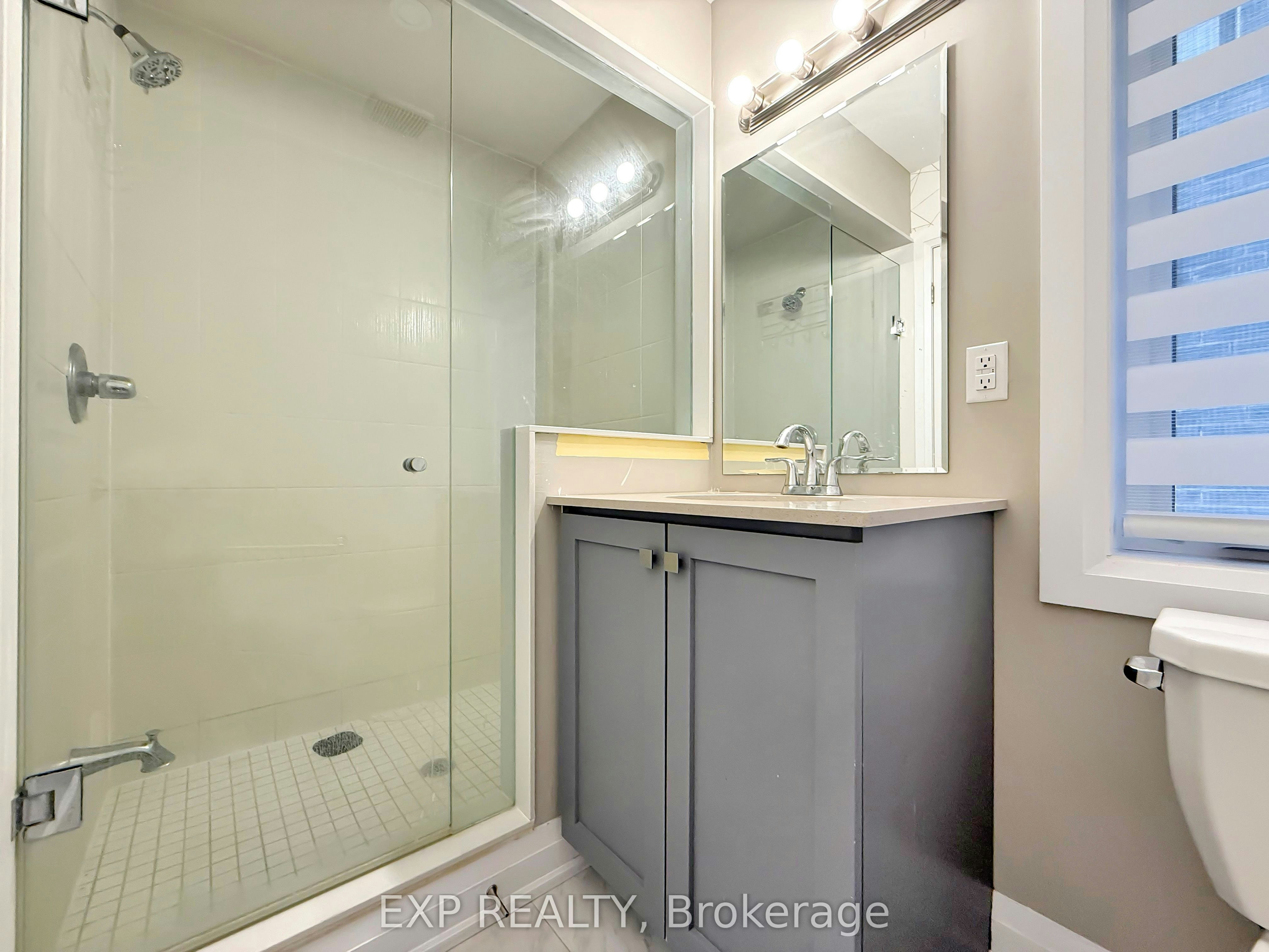 922 Isaac Phillips Way, Newmarket, ON, L3X 2Y8 - 5