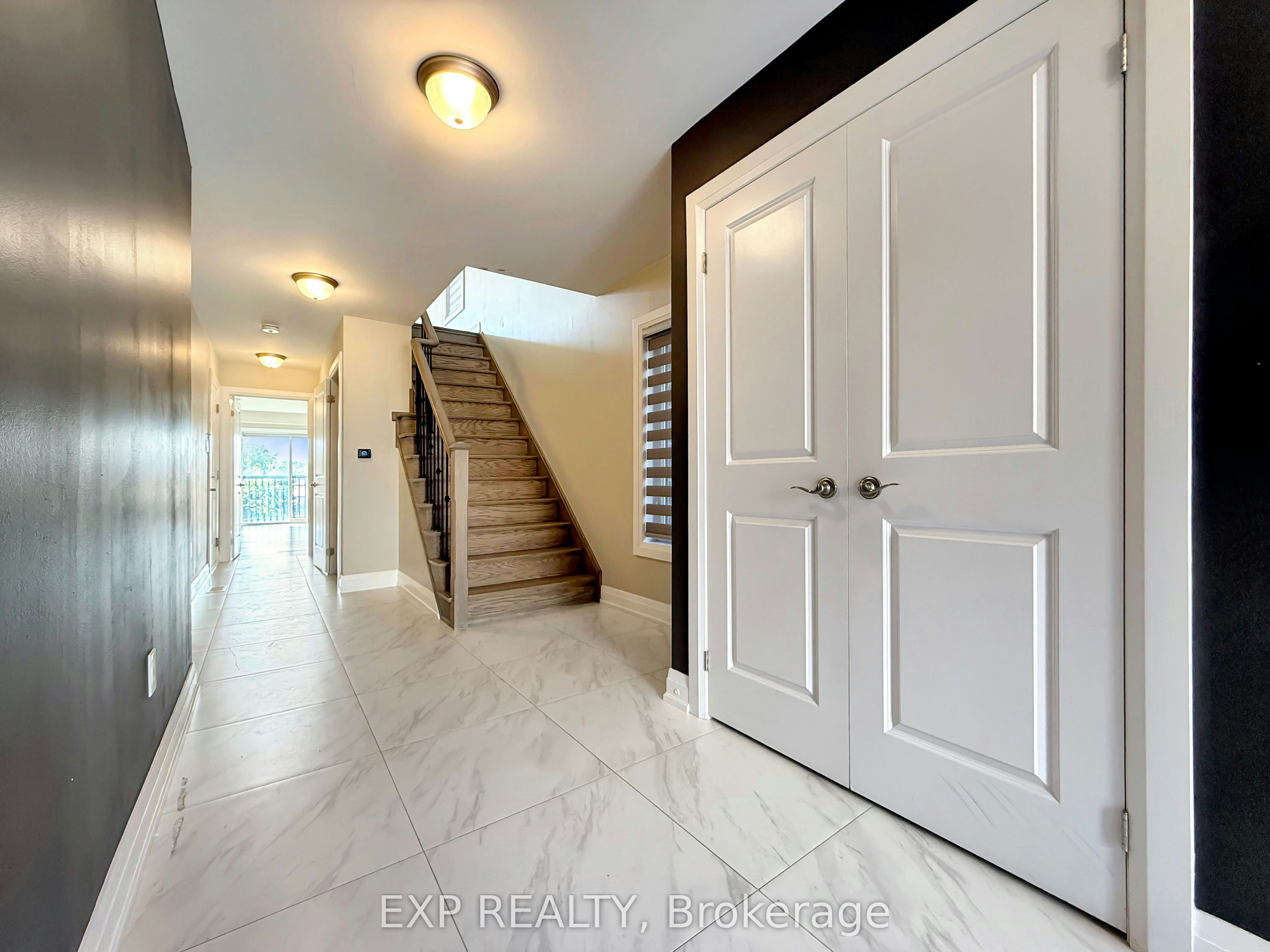 922 Isaac Phillips Way, Newmarket, ON, L3X 2Y8 - 2