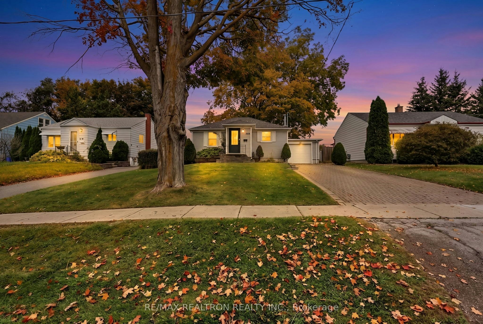 250 Helmer Avenue, Newmarket, ON, L3Y 4L9