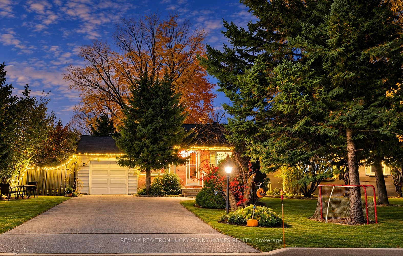 11 Lunar Crescent, Markham, ON, L3R 2T1
