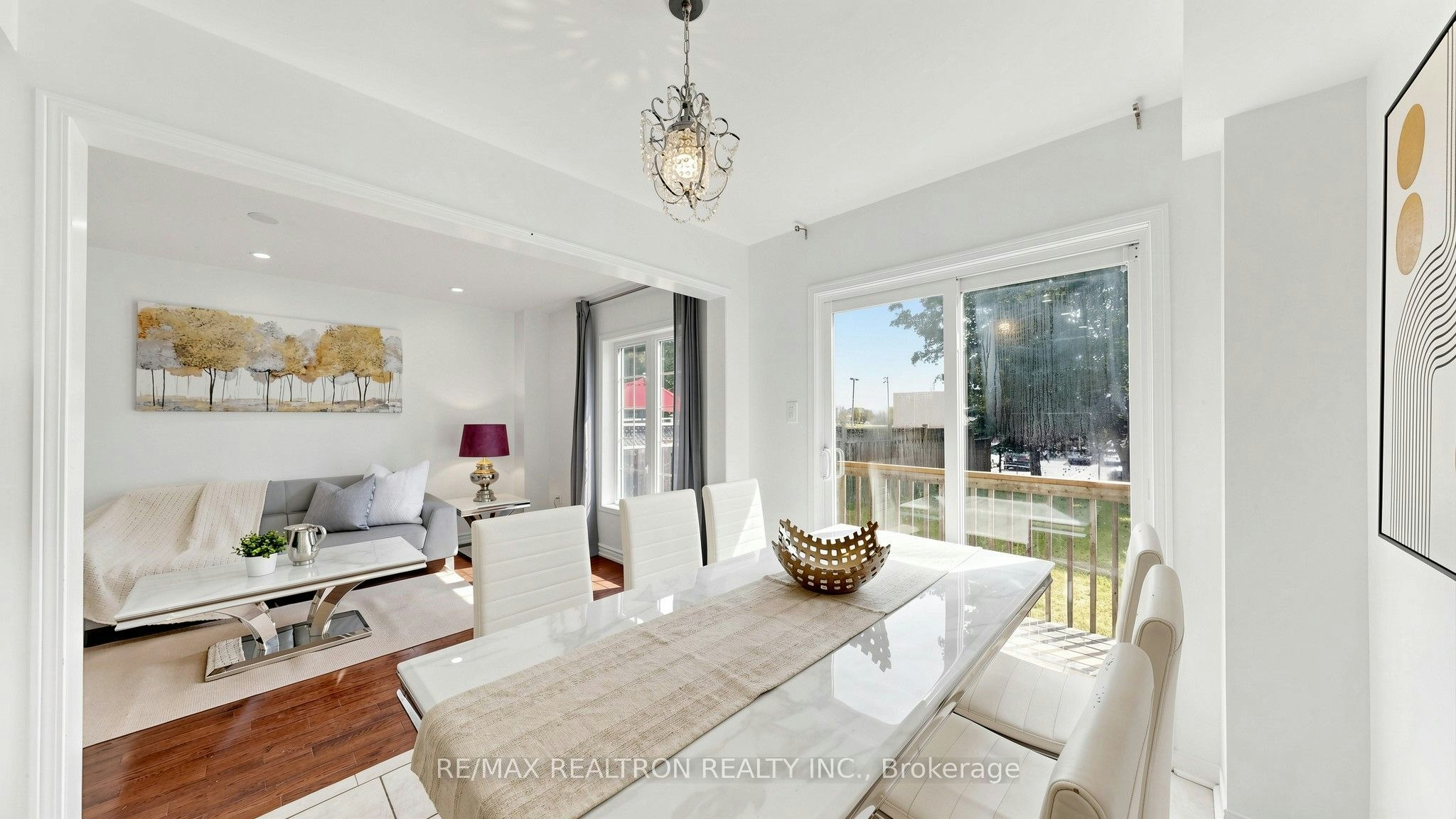 88 Banbrooke Crescent, Newmarket, ON, L3X 2W9