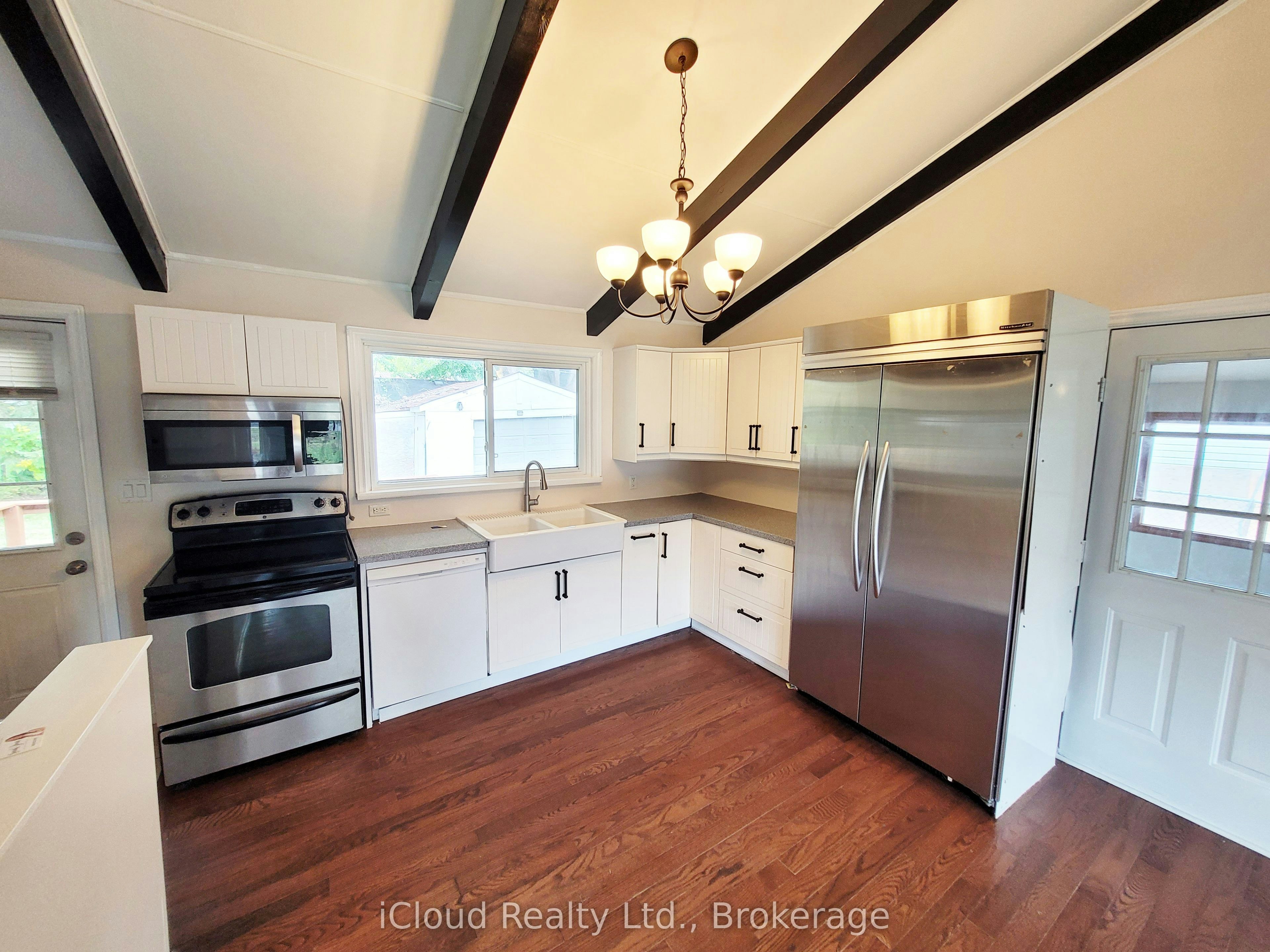 172 Silas Boulevard, Georgina, ON, L4P 2K3