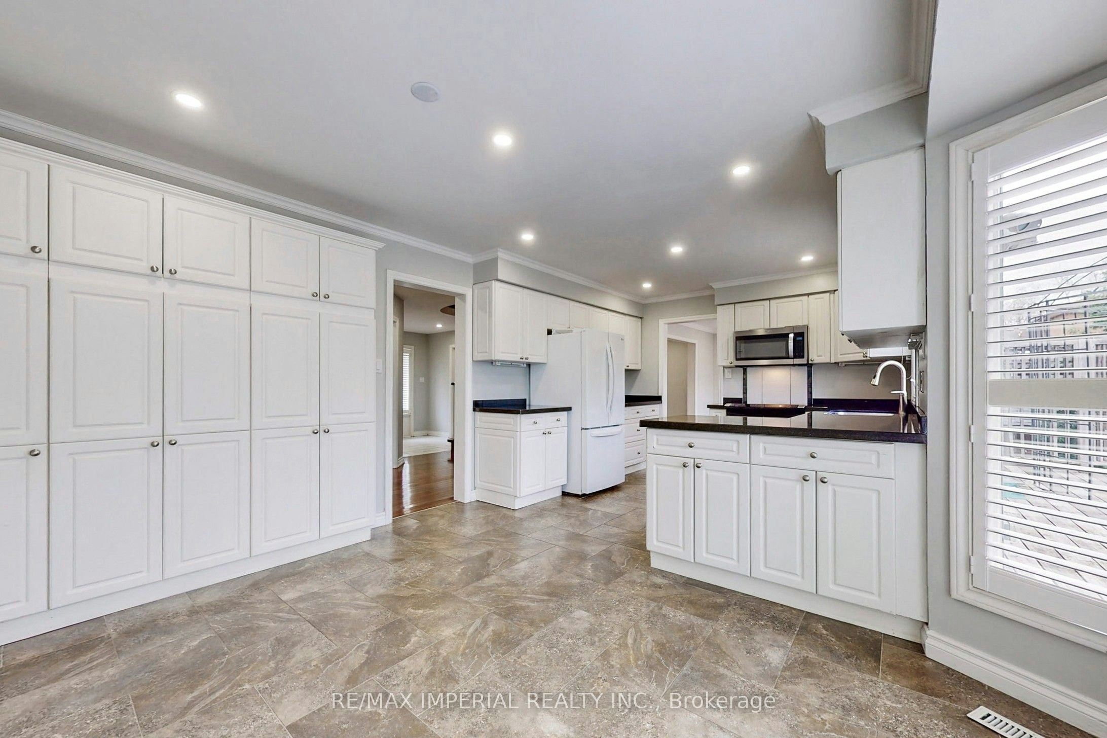 2 Craigleith Crescent, Richmond Hill, ON, L4E 2L5 - 16