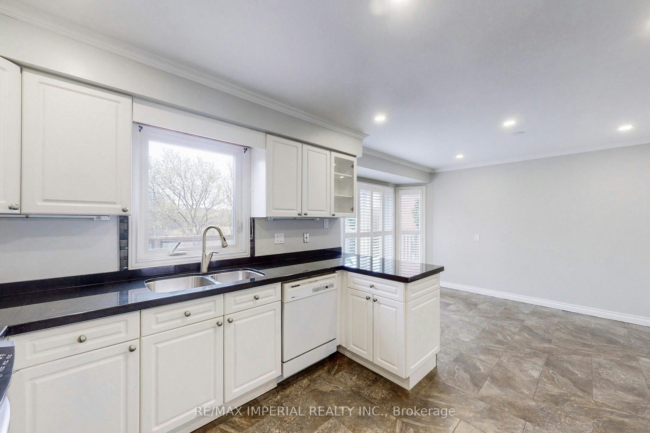 2 Craigleith Crescent, Richmond Hill, ON, L4E 2L5 - 12