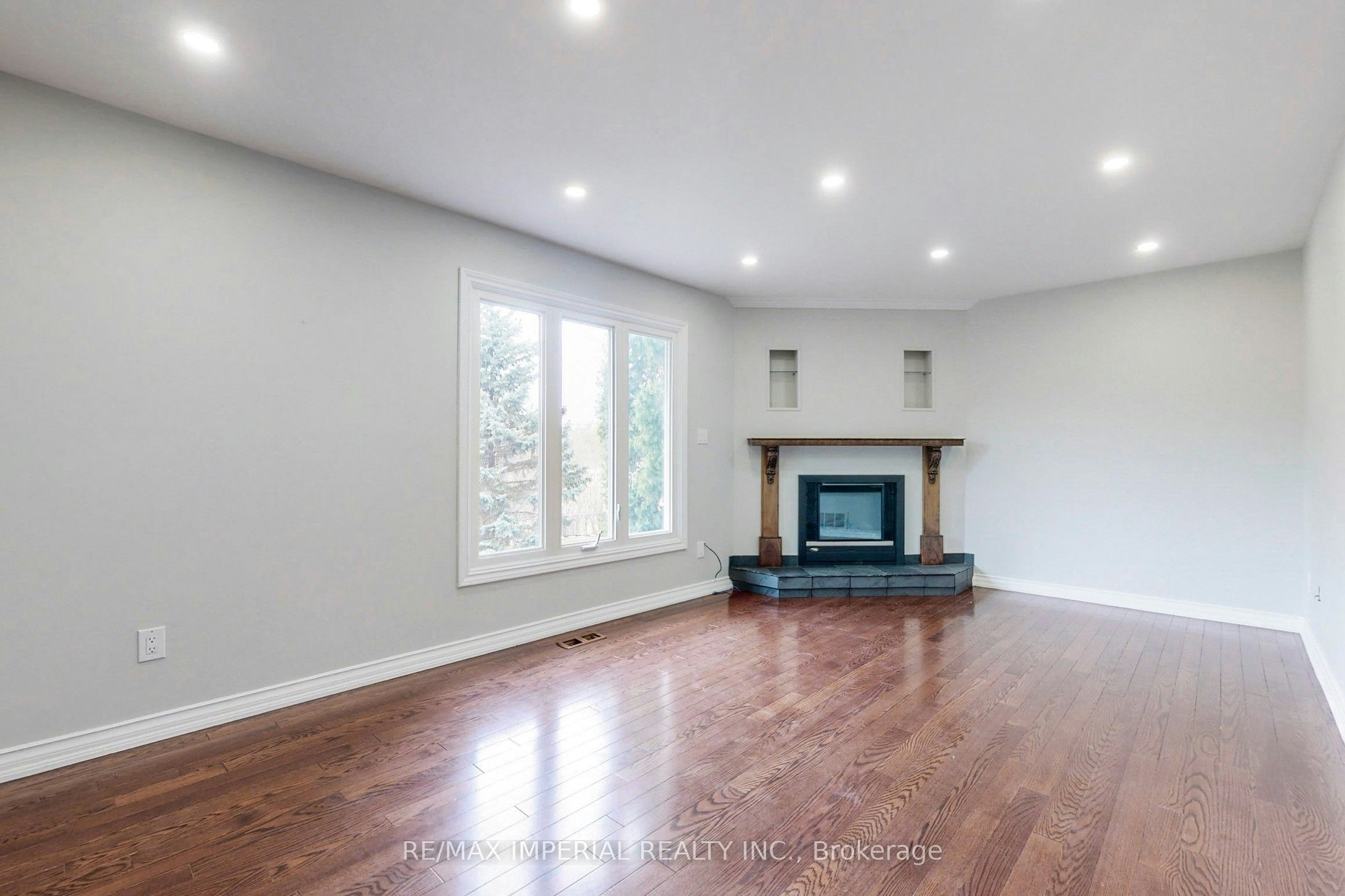2 Craigleith Crescent, Richmond Hill, ON, L4E 2L5 - 9