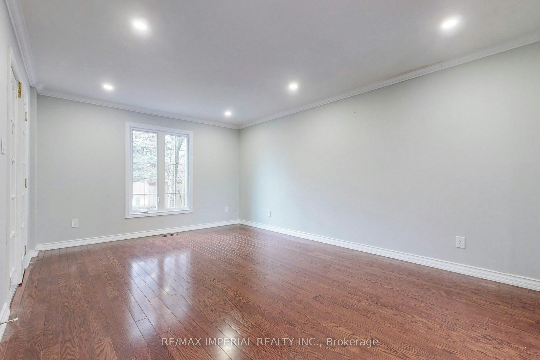 2 Craigleith Crescent, Richmond Hill, ON, L4E 2L5 3