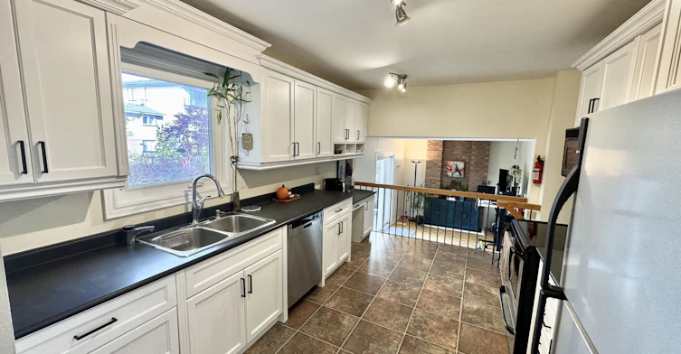 20 Sanderson Crescent, Richmond Hill, ON, L4C 5L4 - 11