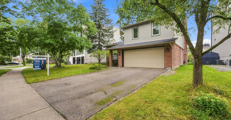20 Sanderson Crescent, Richmond Hill, ON, L4C 5L4 - 2