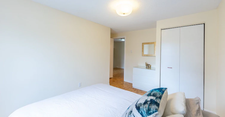 20 Sanderson Crescent, Richmond Hill, ON, L4C 5L4 - 20
