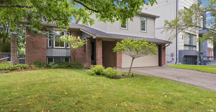 20 Sanderson Crescent, Richmond Hill, ON, L4C 5L4 - 3