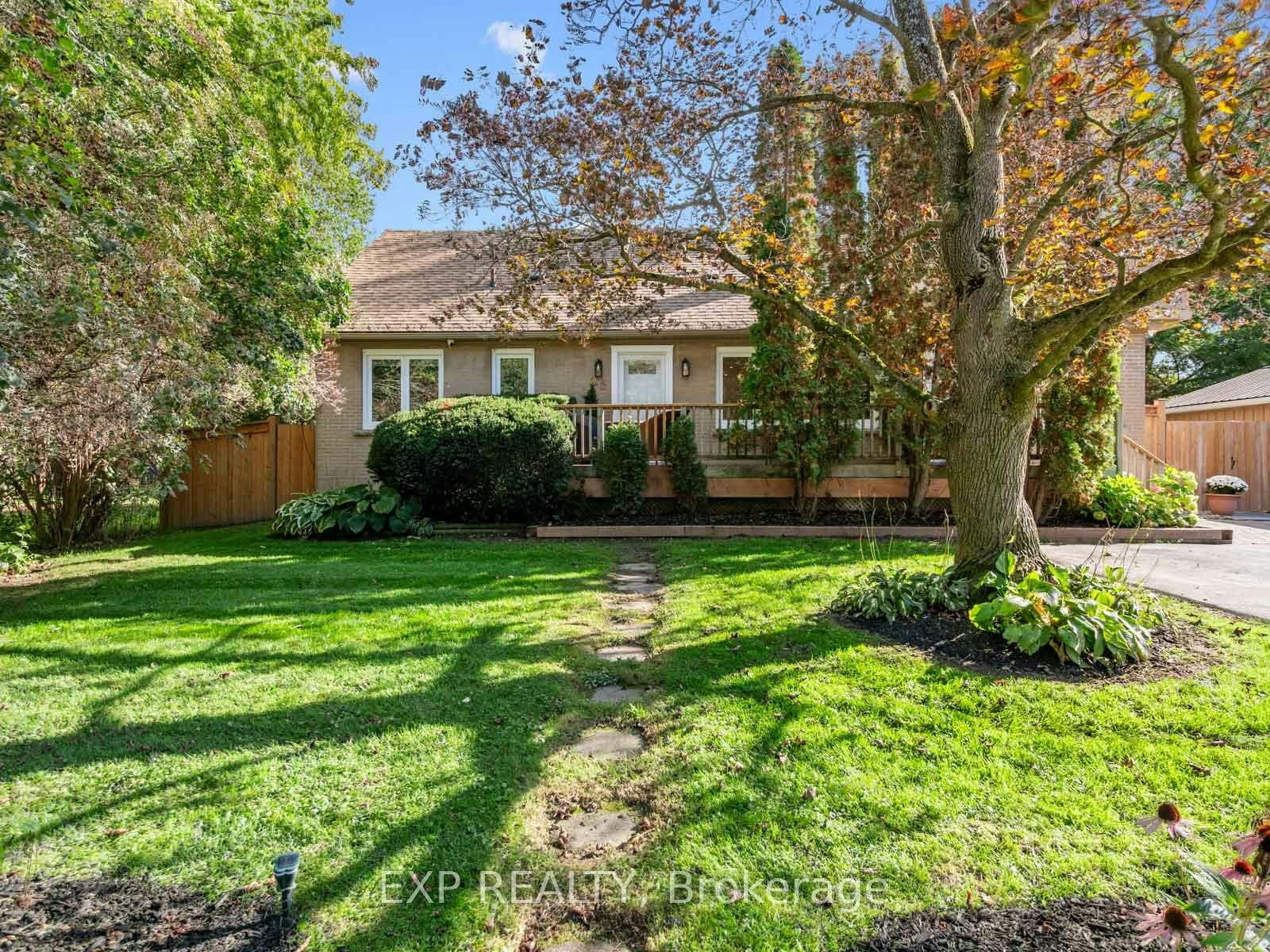 25 Morton Avenue, East Gwillimbury, ON, L0G 1V0