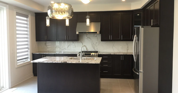 46 Blazing Star Street, East Gwillimbury, ON, L9N 0S2 - 2