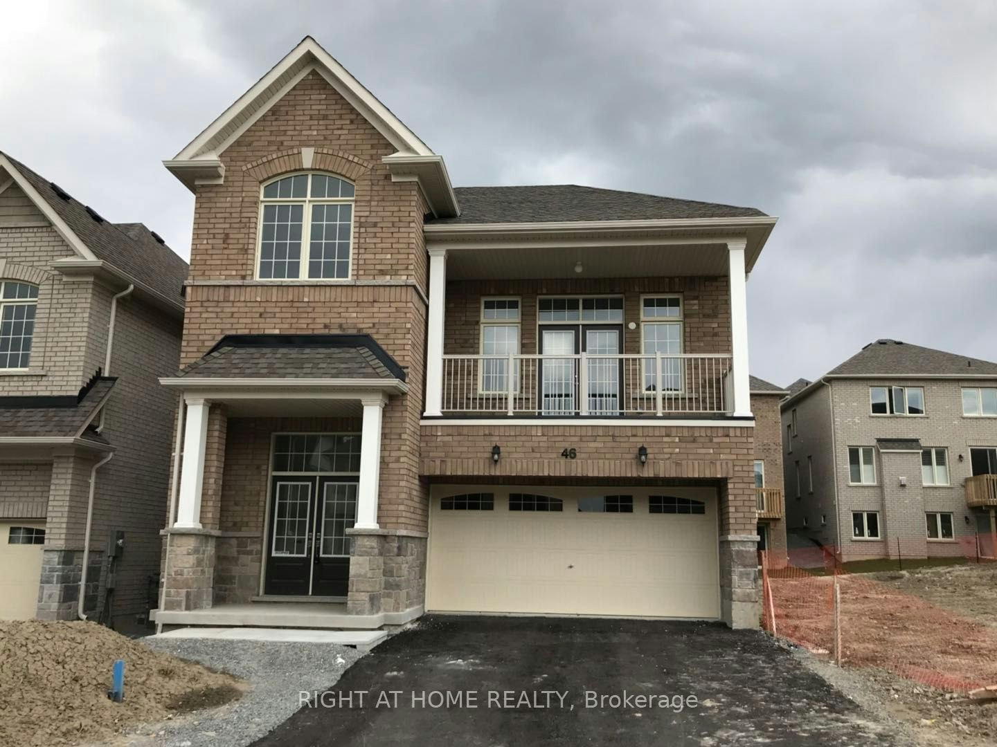 46 Blazing Star Street, East Gwillimbury, ON, L9N 0S2