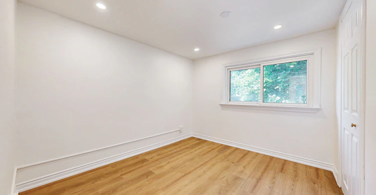 Main & 2nd-83 Lundy's Lane, Newmarket, ON, L3Y 3R9 - 16