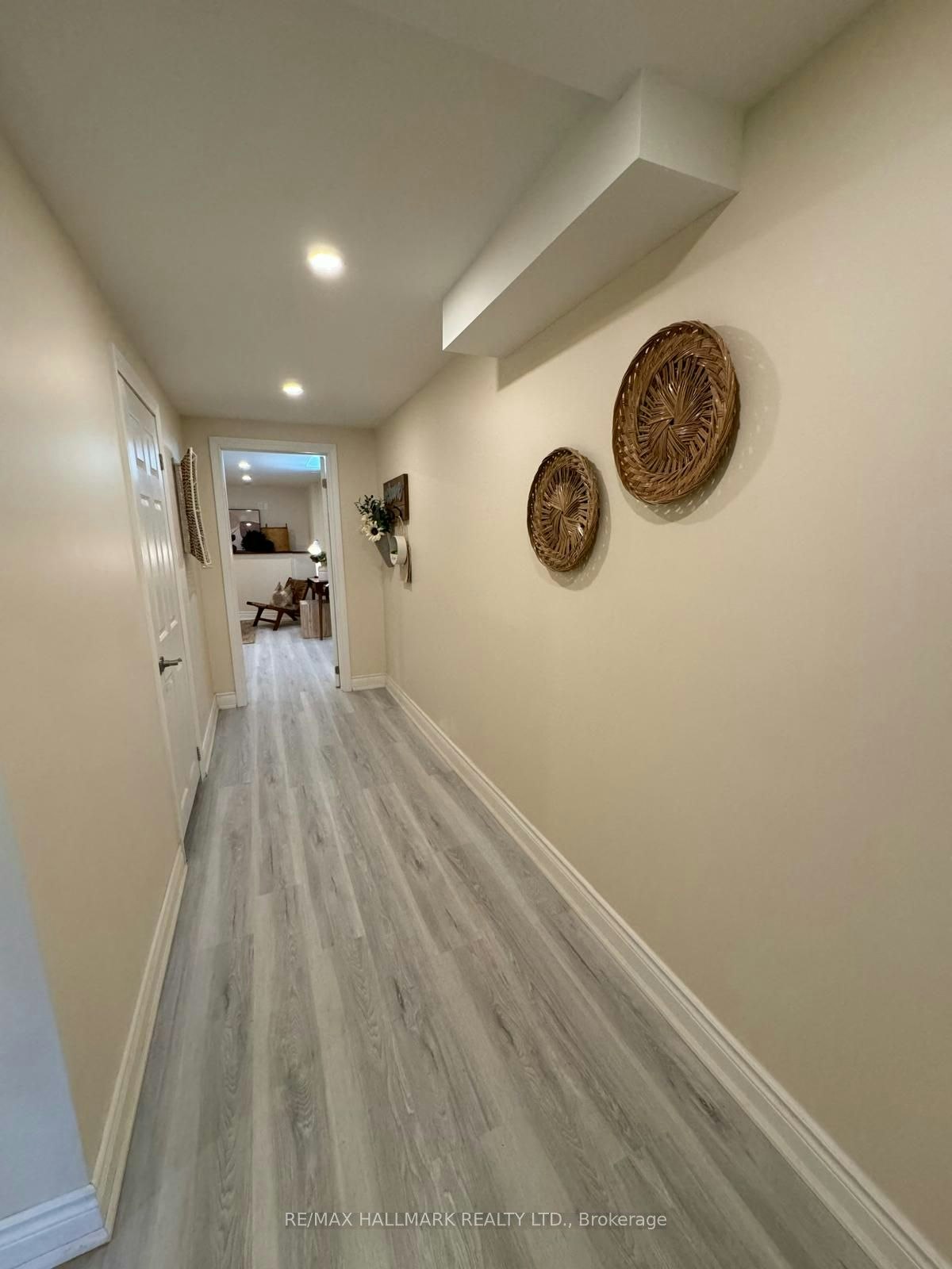 Room 2-248 Crossland Gate, Newmarket, ON, L3X 1A9 - 6