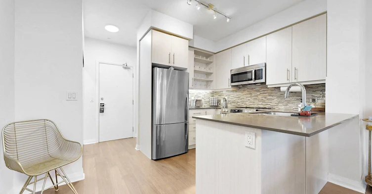 PH 10-55 Oneida Crescent, Richmond Hill, ON, L4B 0E8 - 2