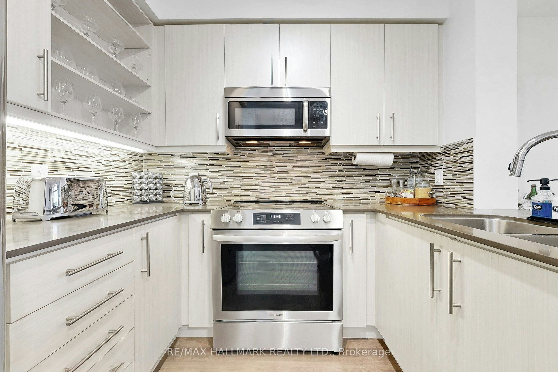 PH 10-55 Oneida Crescent, Richmond Hill, ON, L4B 0E8 - 4
