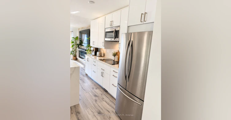 578 North Lake Road, Richmond Hill, ON, L4E 3B8 - 3