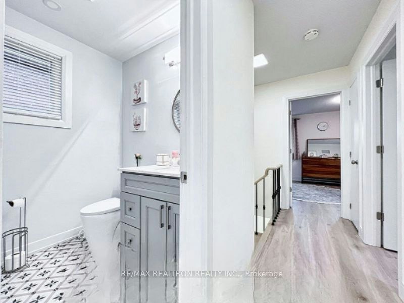 9 Checker Court, Vaughan, ON, L4J 5X4 - 12