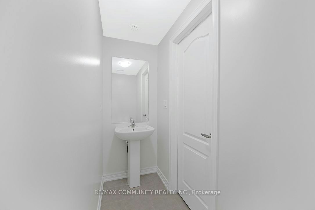 B-101 Luzon Avenue, Markham, ON, L6B 1N8 - 9